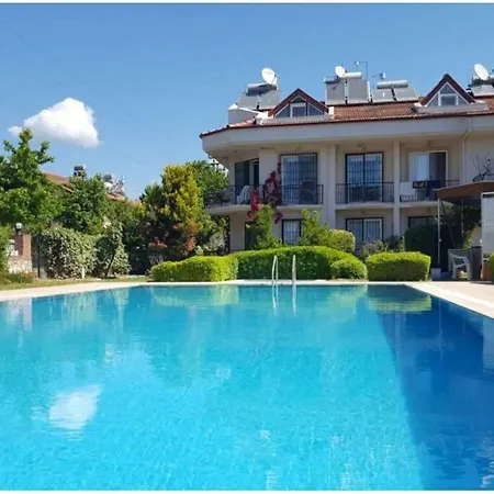 Fethiyede Havuzlu Sitede Kiralik Tatil Evi شقة