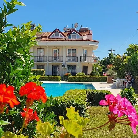 Fethiyede Havuzlu Sitede Kiralik Tatil Evi شقة