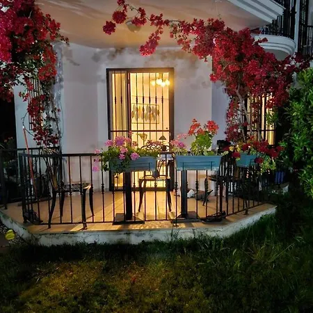 Fethiyede Havuzlu Sitede Kiralik Tatil Evi شقة