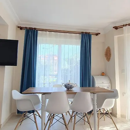 Fethiyede Havuzlu Sitede Kiralik Tatil Evi فتحية