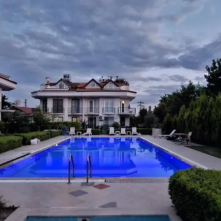 Fethiyede Havuzlu Sitede Kiralik Tatil Evi شقة فتحية