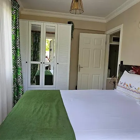 Fethiyede Havuzlu Sitede Kiralik Tatil Evi Fethiye