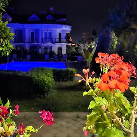 Apartmán Fethiyede Havuzlu Sitede Kiralik Tatil Evi *